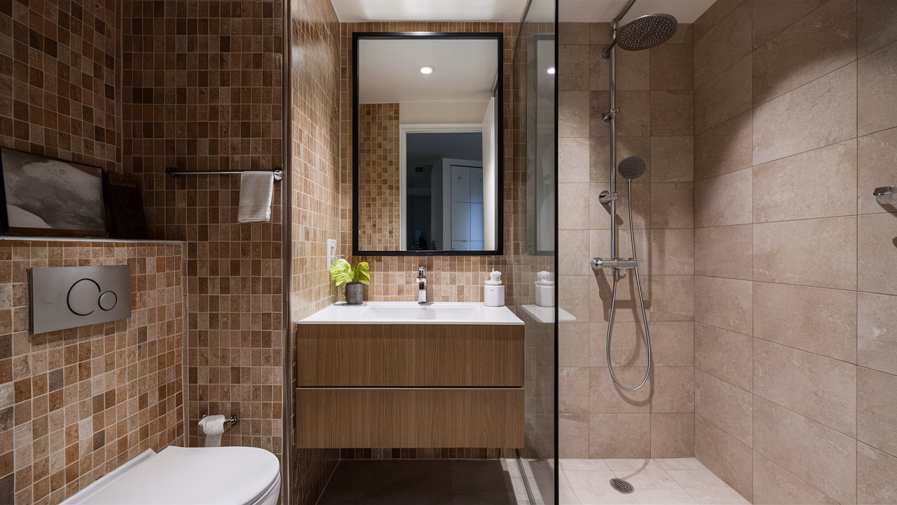 Compact fixtures in HDB layout Compact bathroom fixtures layout